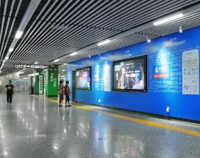 地鐵站不同區(qū)域?qū)κ覂?nèi)全彩led顯示屏要求有哪些？
